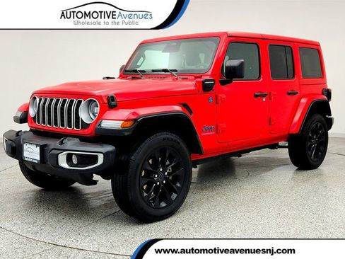 Used 2025 Jeep Wrangler Unlimited Sahara w/ Safety Group AWD/4WD image 1