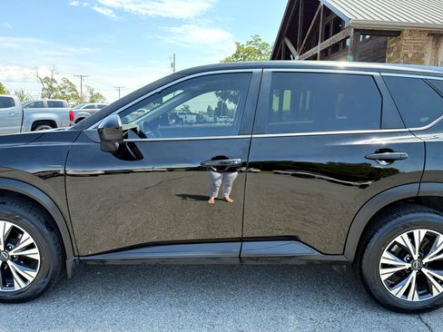 Used 2023 Nissan Rogue SV image 36