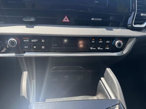 Used 2023 Kia Sportage LX AWD/4WD image 23