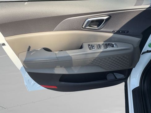 New 2026 Kia Carnival EX FWD image 35