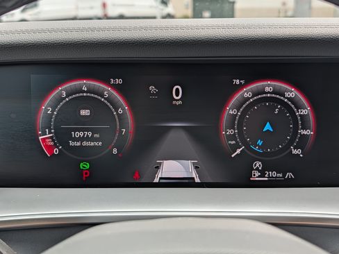 Certified 2025 Volkswagen Tiguan SE R-Line AWD/4WD image 21