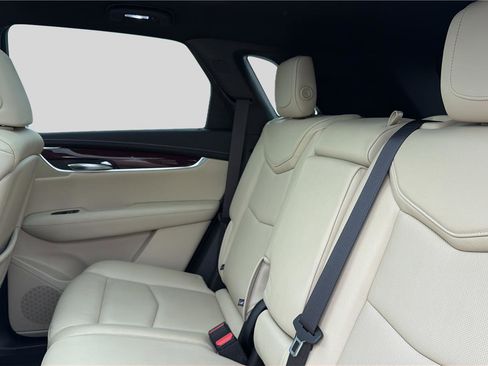 Used 2019 Cadillac XT5 Luxury image 17