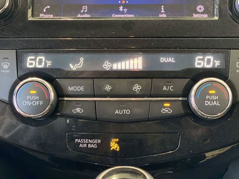 Used 2020 Nissan Rogue SV AWD/4WD image 21