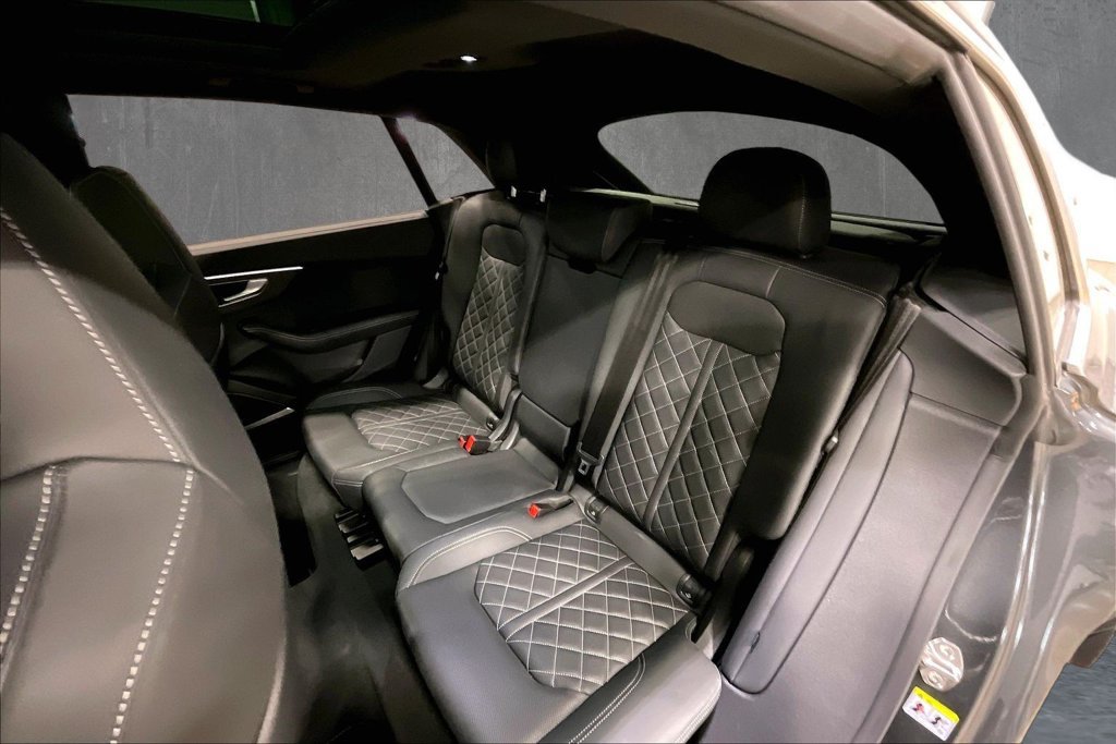 Used 2024 Audi SQ8 Prestige AWD/4WD image 23