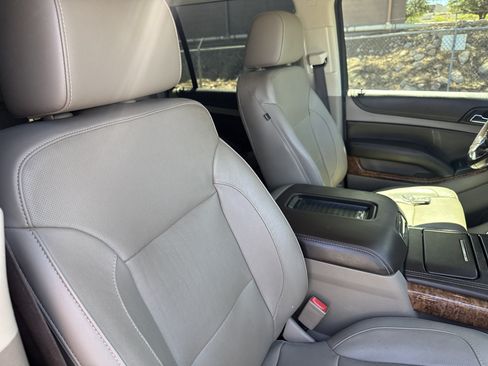 Used 2019 Chevrolet Suburban Premier AWD/4WD image 24