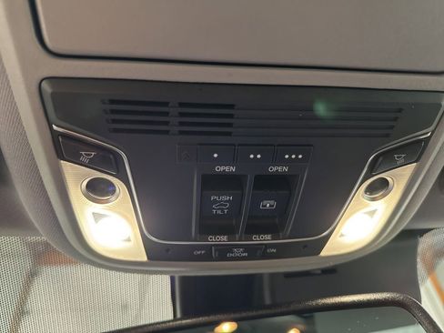 Used 2017 Honda Pilot Elite image 22