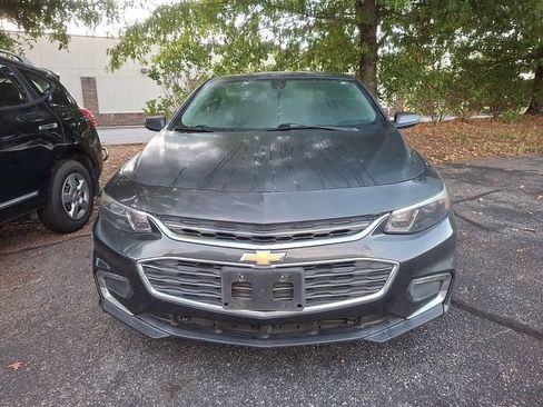 Used 2018 Chevrolet Malibu LT FWD image 2