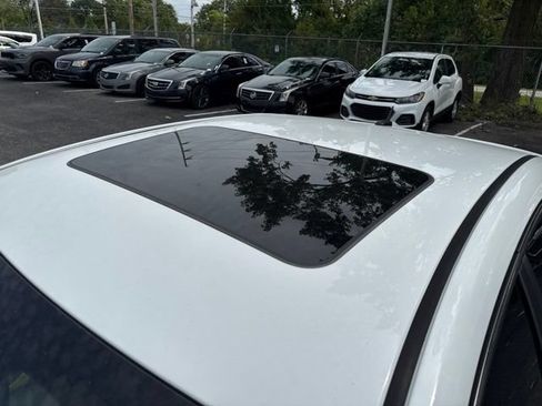 Used 2011 Chevrolet Impala LTZ FWD image 11