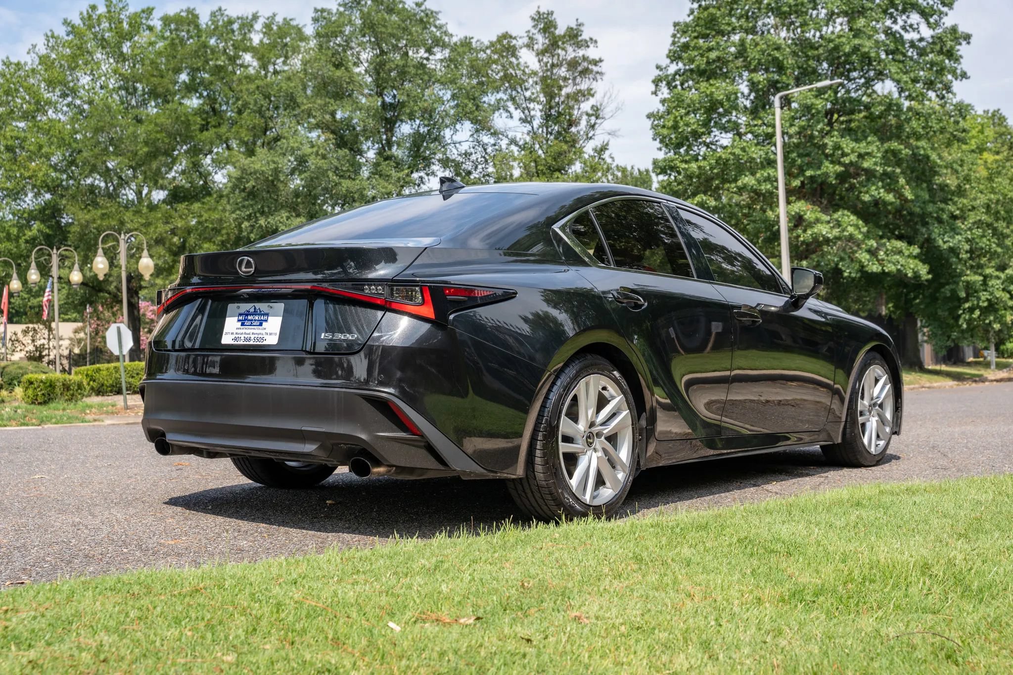 Used 2023 Lexus IS 300 w/ Comfort Package RWD image 5
