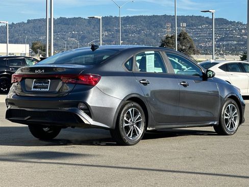 Used 2023 Kia Forte LXS w/ LXS Technology Package image 4