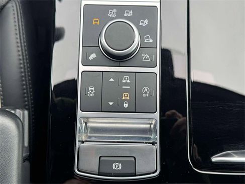 Used 2020 Land Rover Discovery HSE image 30