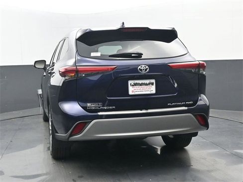 Used 2023 Toyota Highlander Platinum image 23