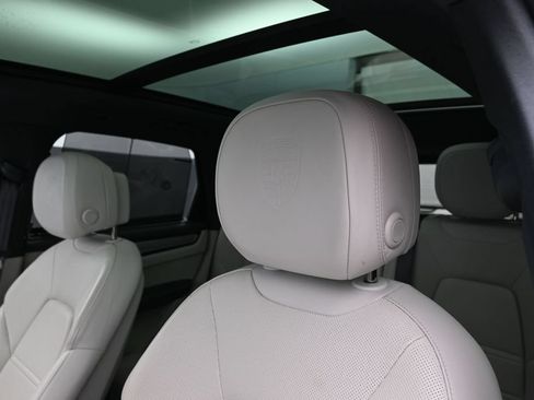 Certified 2023 Porsche Cayenne Platinum Edition AWD/4WD image 15