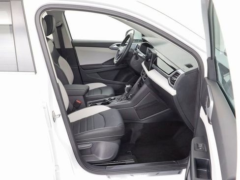 Used 2025 Volkswagen Taos SEL w/ Black Wheel Plus Package image 20