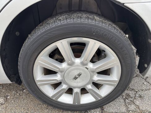 Used 2012 Lincoln MKZ FWD image 16