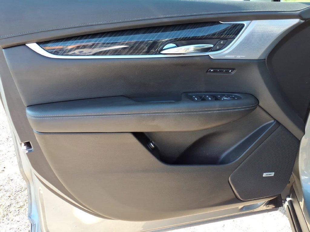 Used 2023 Cadillac XT6 Premium Luxury w/ Technology Package AWD/4WD image 12