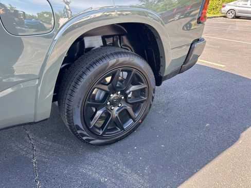 New 2026 RAM 1500 Laramie AWD/4WD image 16