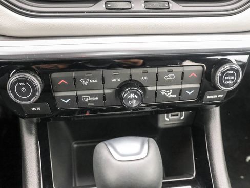 New 2026 Jeep Compass Limited w/ Sun, Sound & Navigation Group AWD/4WD image 19