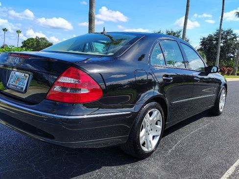 Used 2003 Mercedes-Benz E 500 Sedan image 2