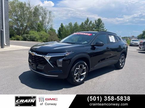 Used 2025 Chevrolet Trax LT FWD image 1