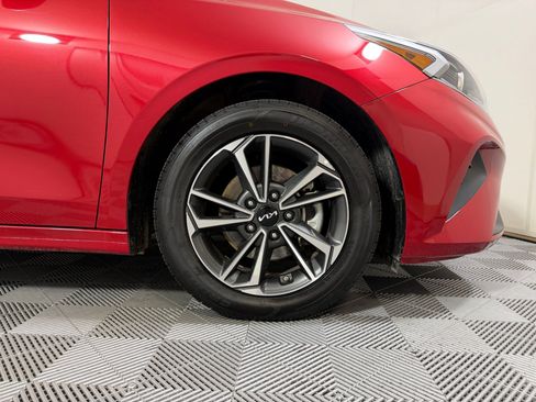 Used 2024 Kia Forte LXS FWD image 9