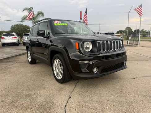 Used 2020 Jeep Renegade Latitude FWD image 3