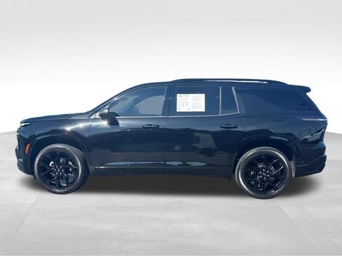Used 2024 Chevrolet Traverse RS AWD/4WD image 2