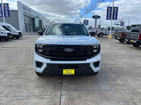 New 2025 Ford Expedition Active RWD image 8