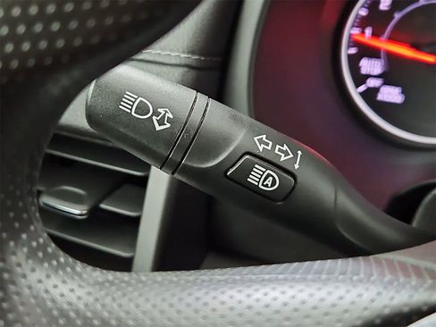 Used 2024 GMC Terrain SLE image 26