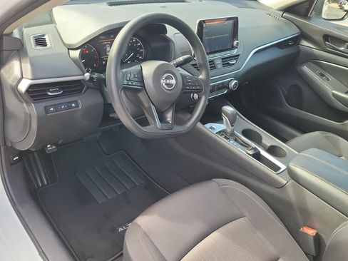 Certified 2025 Nissan Altima 2.5 S FWD image 20