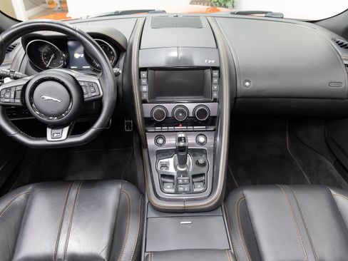 Used 2016 Jaguar F-TYPE R image 5