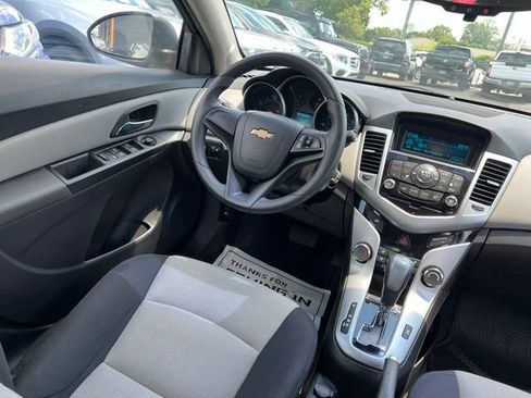 Used 2015 Chevrolet Cruze LS FWD image 26