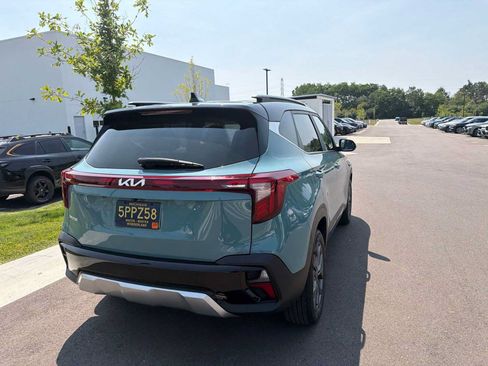 Used 2024 Kia Seltos S AWD/4WD image 16