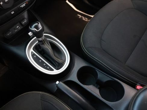 Used 2016 Kia Soul + FWD image 41