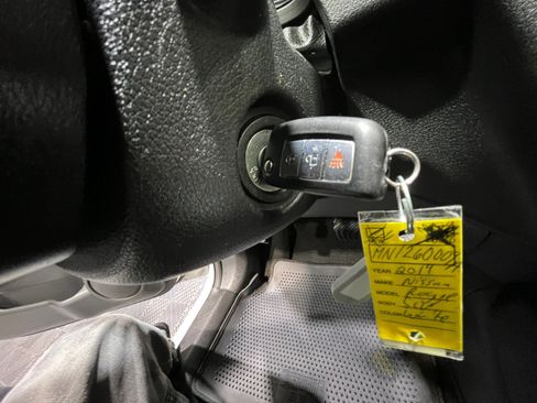 Used 2019 Nissan Rogue S image 30