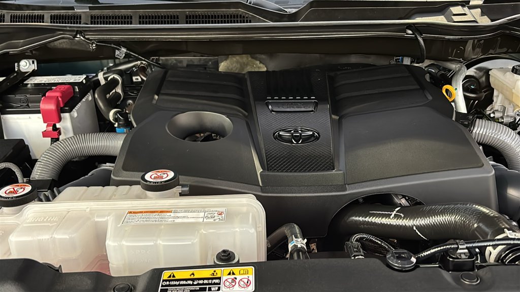 Used 2025 Toyota Tundra Platinum AWD/4WD image 32