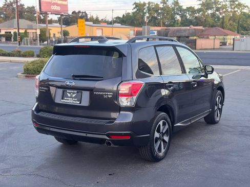 Used 2017 Subaru Forester 2.5i Limited AWD/4WD image 6