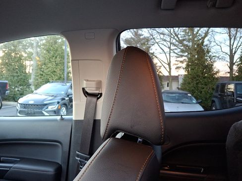 Certified 2022 GMC Canyon AT4 w/ Trailering Package image 17