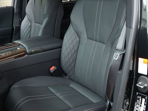 Used 2026 Lexus LX 700h Ultra Luxury AWD/4WD image 9