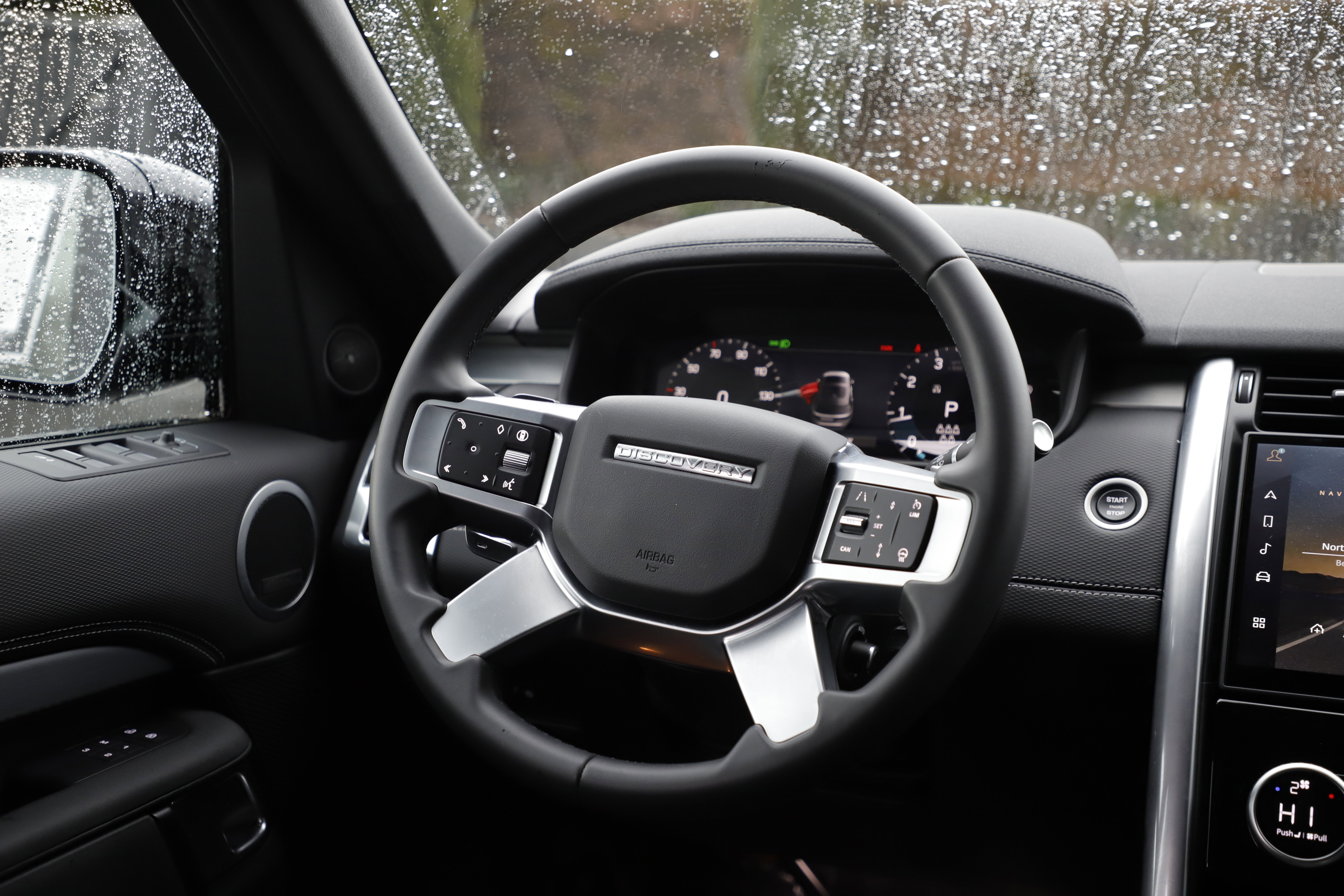 Certified 2025 Land Rover Discovery Dynamic SE AWD/4WD image 19