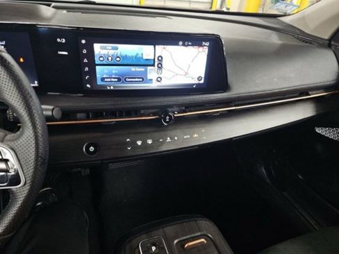 Used 2024 Nissan Ariya AWD image 13