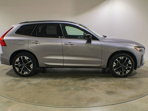 Used 2026 Volvo XC60 B5 Plus w/ Climate Package AWD/4WD image 6