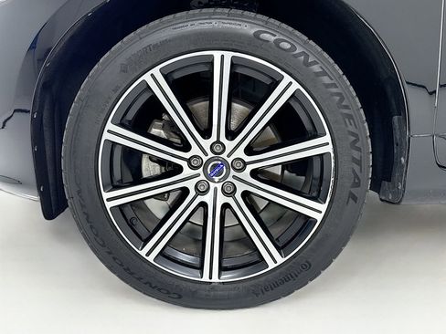 Used 2016 Volvo XC60 T5 Premier w/ Proximity Package FWD image 11