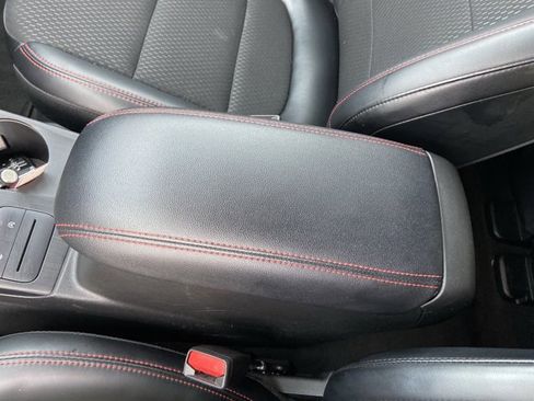 Used 2025 Ford Escape ST-Line image 40