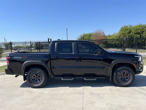 New 2026 Nissan Frontier PRO-4X w/ Pro-4x Convenience Package image 3