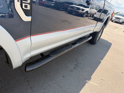 Used 2017 Ford F250 Lariat w/ Lariat Value Package AWD/4WD image 4