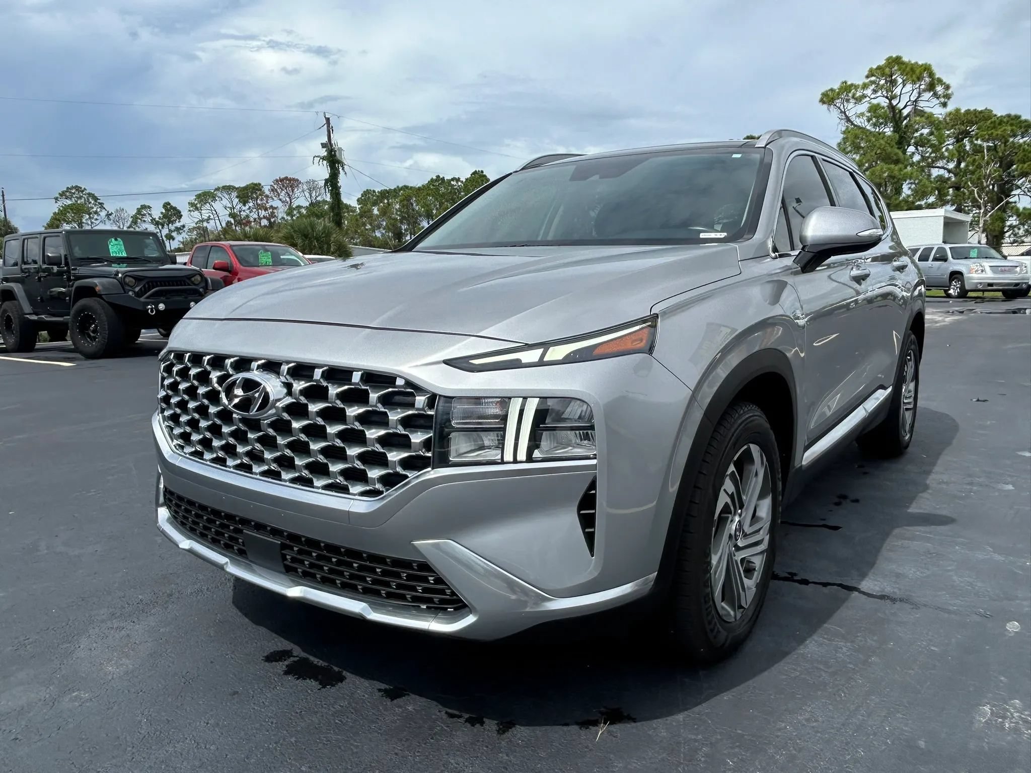 Used 2021 Hyundai Santa Fe SEL w/ Convenience + Premium Package FWD image 6