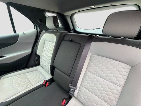 Used 2020 Chevrolet Equinox LS FWD image 16