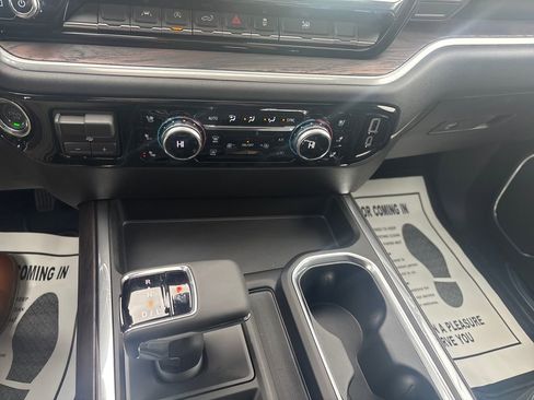 New 2026 GMC Sierra 1500 SLT image 22