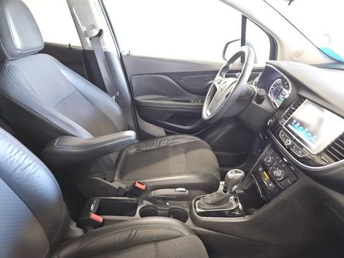 Used 2017 Buick Encore Preferred FWD image 2